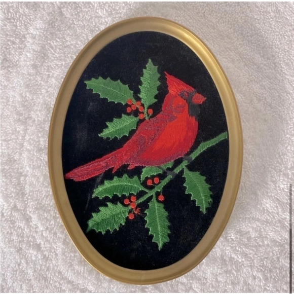 Vintage Ecstasy Giftware Black Velvet Embroidered Oval Framed Art Cardinal - Picture 6 of 6